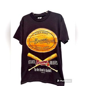 Atlanta Braves Collegiate Black Large T Shirt size medium